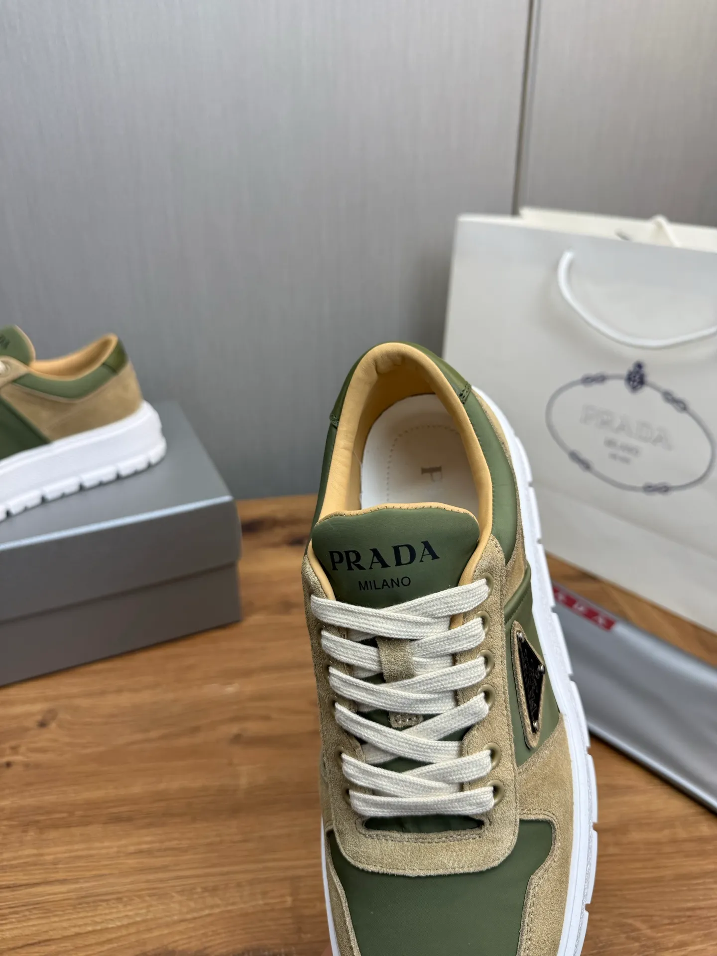Men's shoes 💰620💰 [PRADA] Autumn and winter hot men's shoes are shipped 👏Official website synchronized ⬆️Original fly-woven cowhide fabric + cowhide lining, 1⃣️:1⃣️reproduction, original sole, 38-45 (45. Customized, non-refundable)